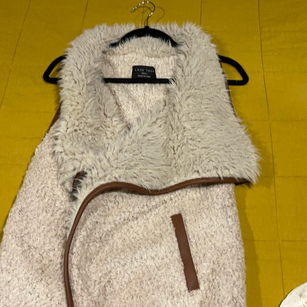 Love tree vest small
